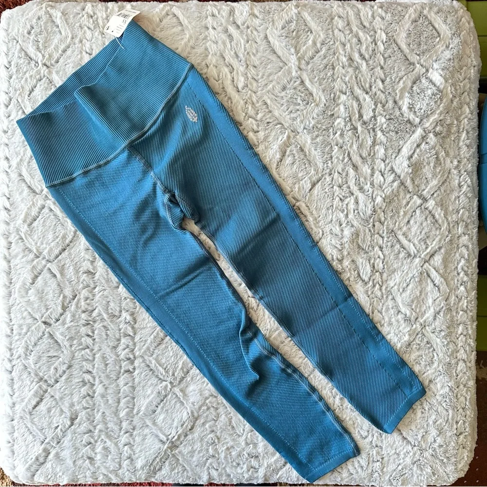 Free People Movement Free Throw Leggings, Coastline, XS - Picture 10 of 10